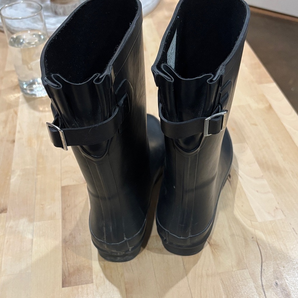 Target Black Waterproof Boots - Picture 2 of 6
